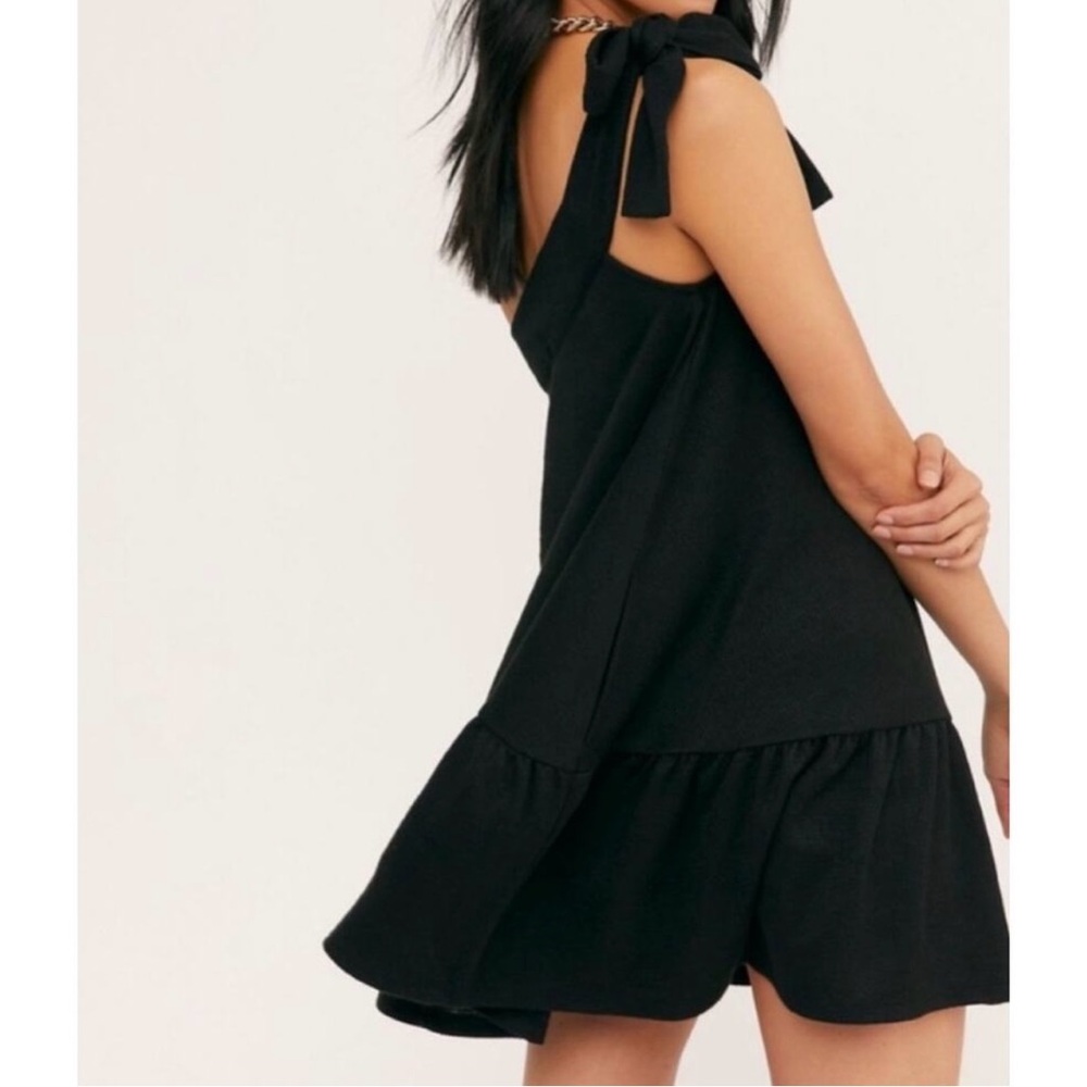 Black Sleeveless Dress with Bow Straps